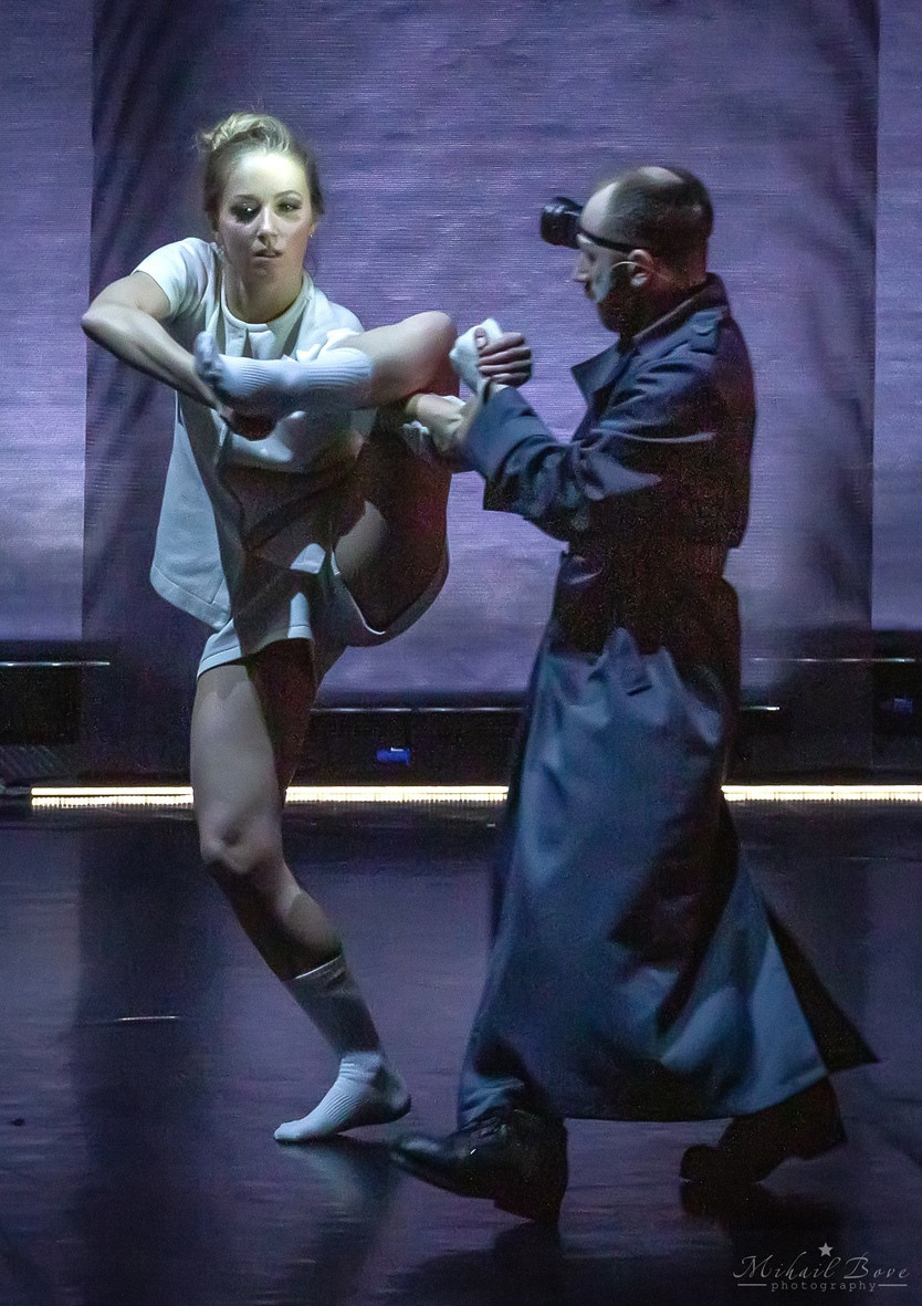 «Девушка с фарфоровыми глазами». Провинциальные танцы.Спектакль. Фотограф для маркетплейсов Михаил Бове