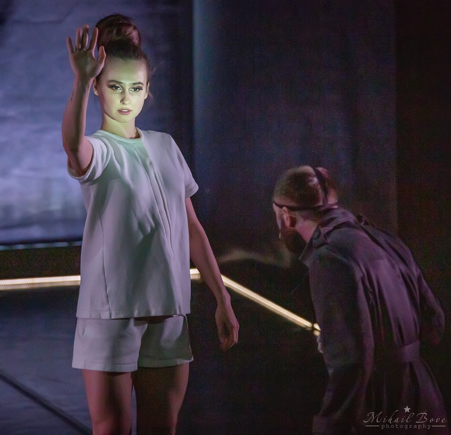 «Девушка с фарфоровыми глазами». Провинциальные танцы.Спектакль. Фотограф для маркетплейсов Михаил Бове