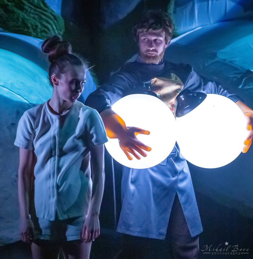 «Девушка с фарфоровыми глазами». Провинциальные танцы.Спектакль. Фотограф для маркетплейсов Михаил Бове