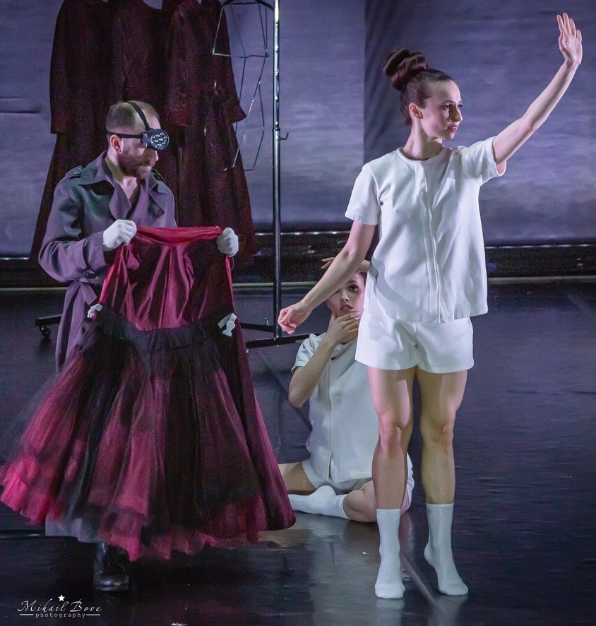 «Девушка с фарфоровыми глазами». Провинциальные танцы.Спектакль. Фотограф для маркетплейсов Михаил Бове