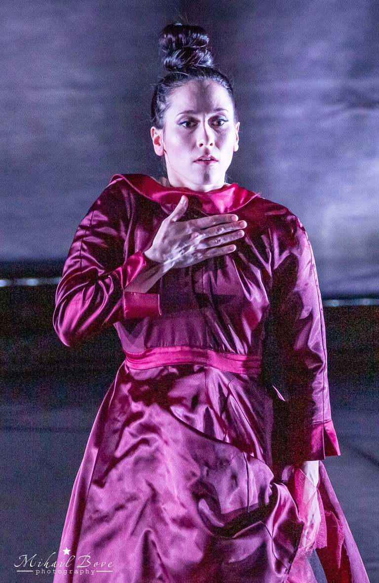 «Девушка с фарфоровыми глазами». Провинциальные танцы.Спектакль. Фотограф для маркетплейсов Михаил Бове