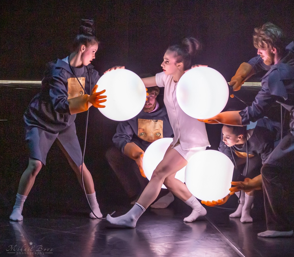 «Девушка с фарфоровыми глазами». Провинциальные танцы.Спектакль. Фотограф для маркетплейсов Михаил Бове