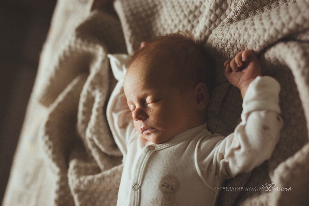 Фотосессия дома с новорожденным. Фотограф новорожденных в Магнитогорске Ксюша Борисова