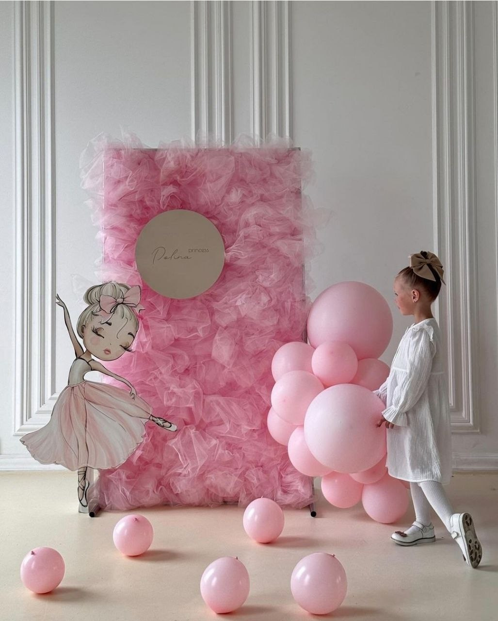 Balino prvi rodendan dostava balona Novi Sad dostava balonaBeograd. Шары с гелием, фотозоны Нови Сад Белград. Balone i dekoracije od balona Novi Sad Beograd