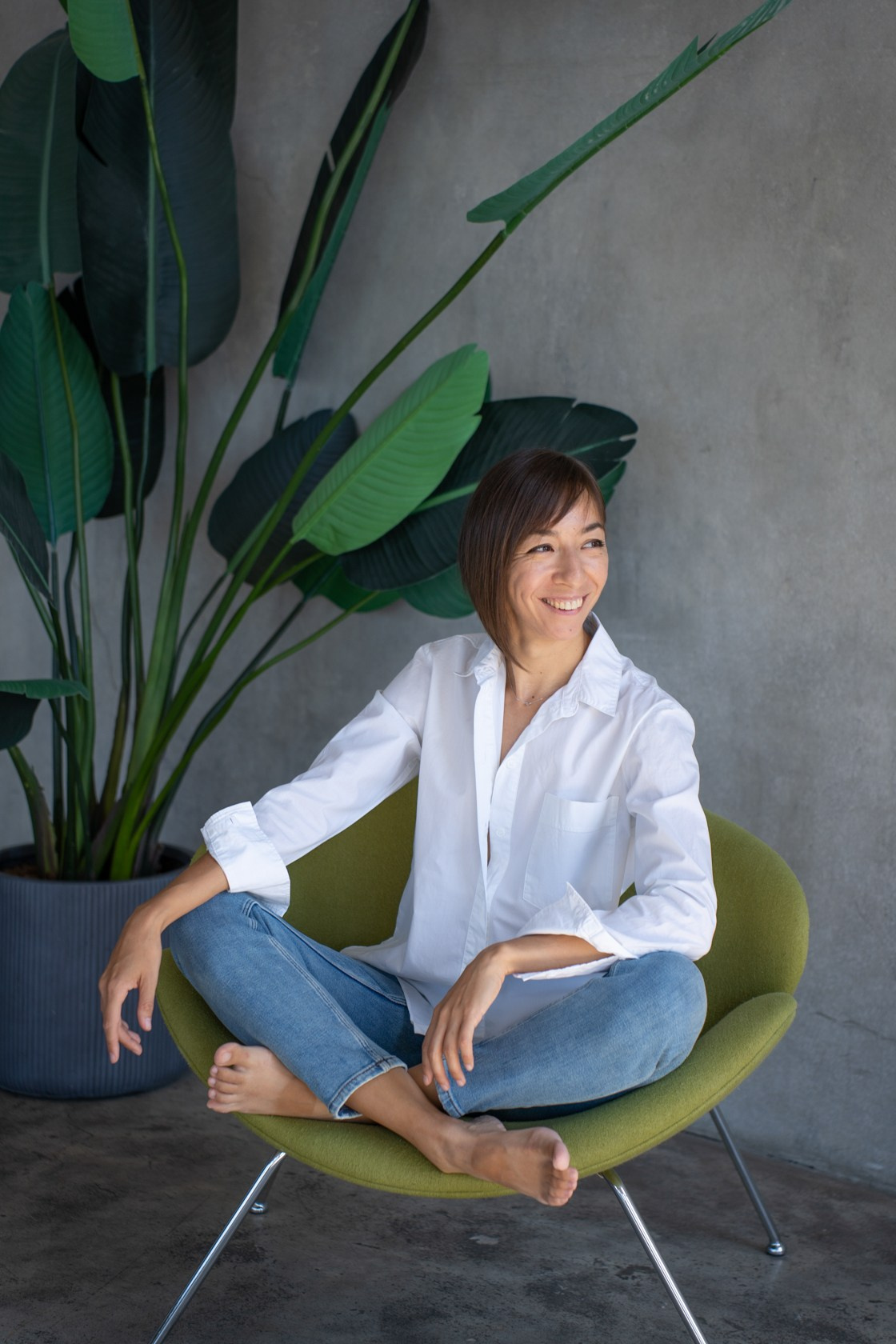 контент-фотосессия девушки в студии