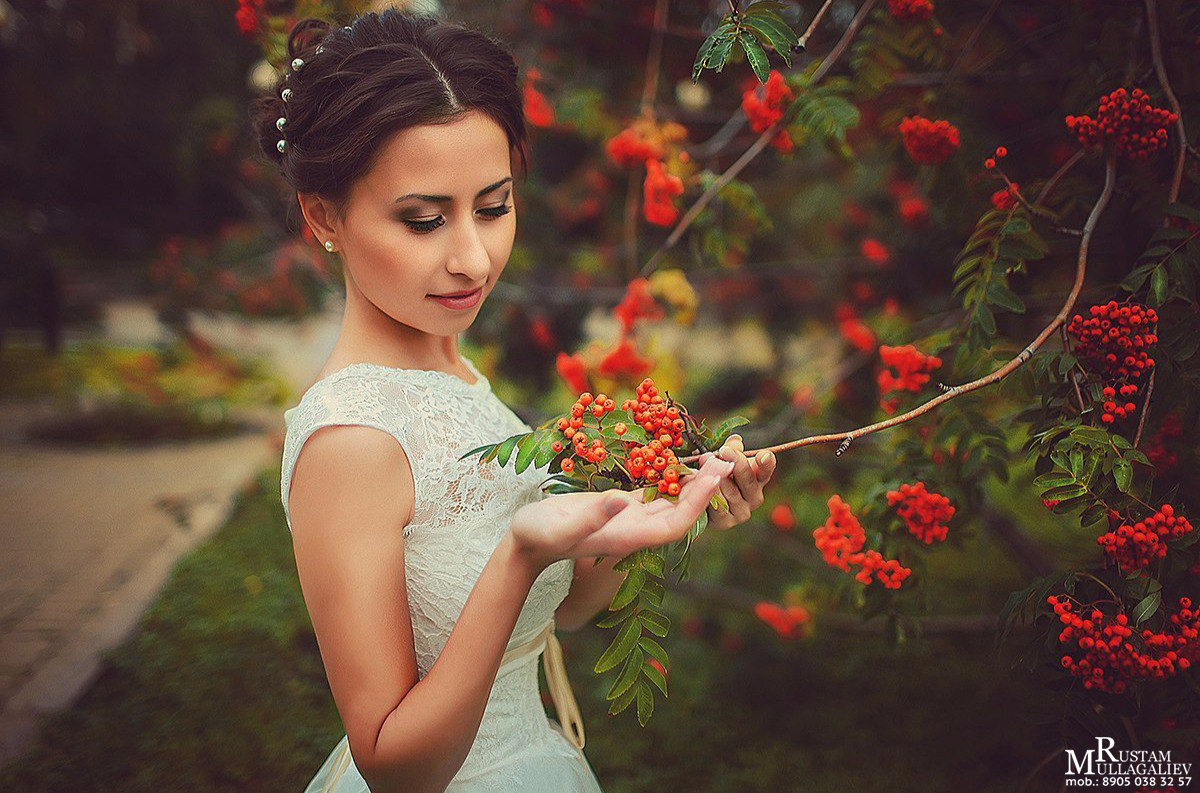 фотограф на свадьбу, свадебная фотосессия в парке, свадебное платье, прическа невесты