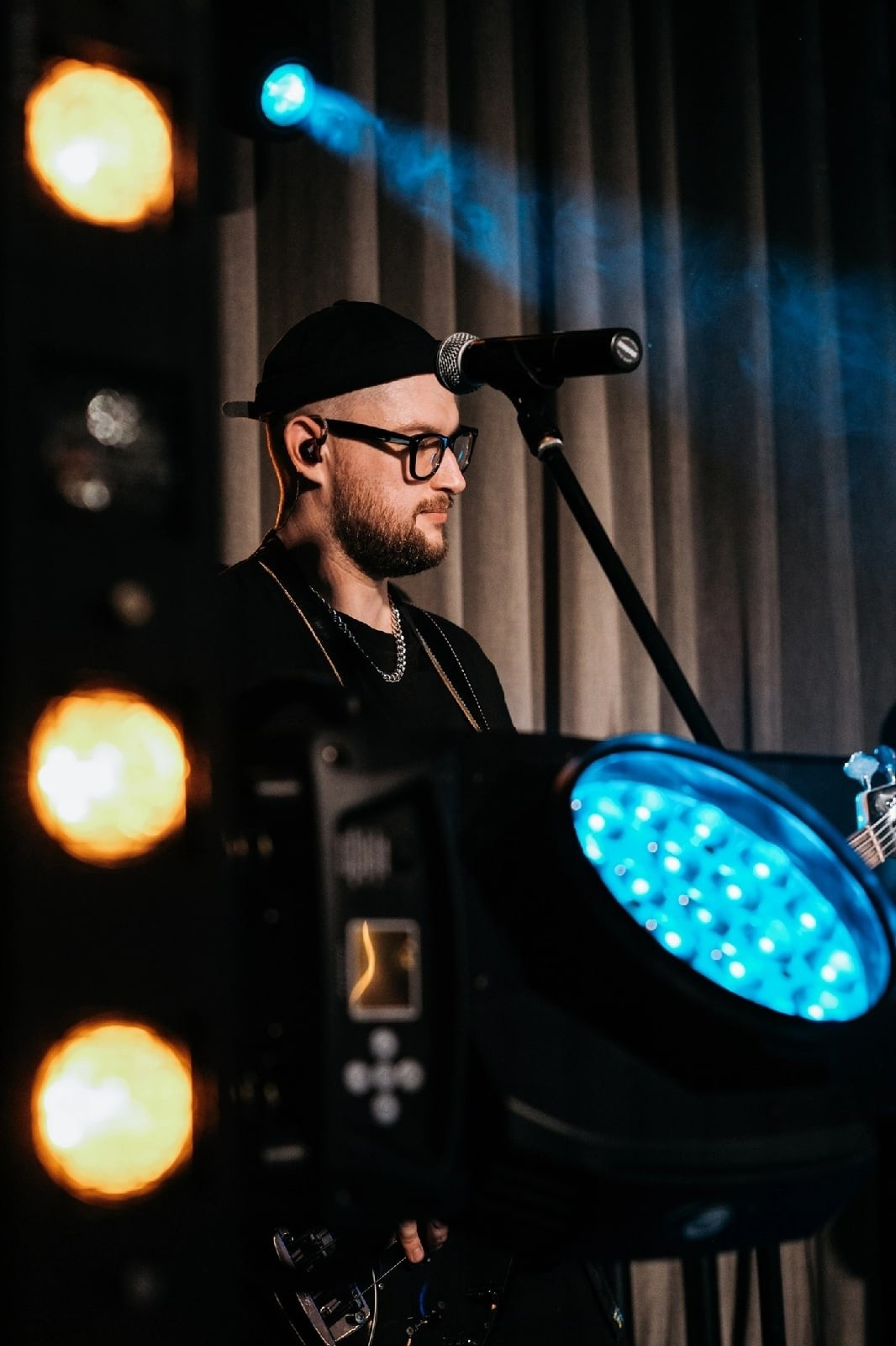 Контент для кавер-группы Dance Bro. Фотограф и видеограф Анна Жагорина