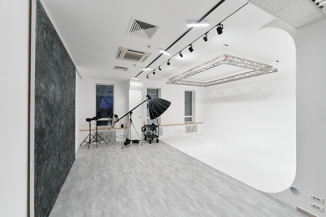Фотостудии в Екатеринбурге. Портретный фотограф Ксения