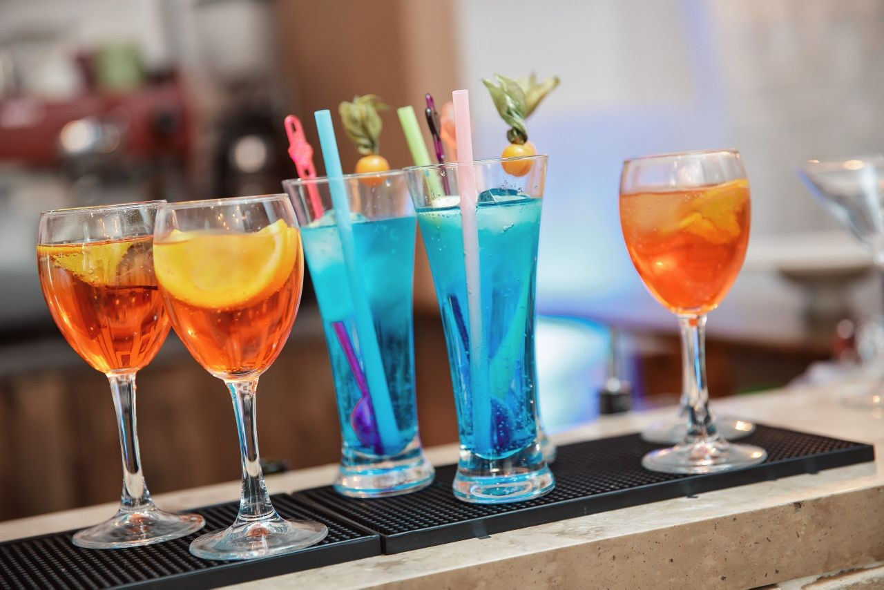 Ведущий + диджей + 1 из 8 моих услуг в подарок!