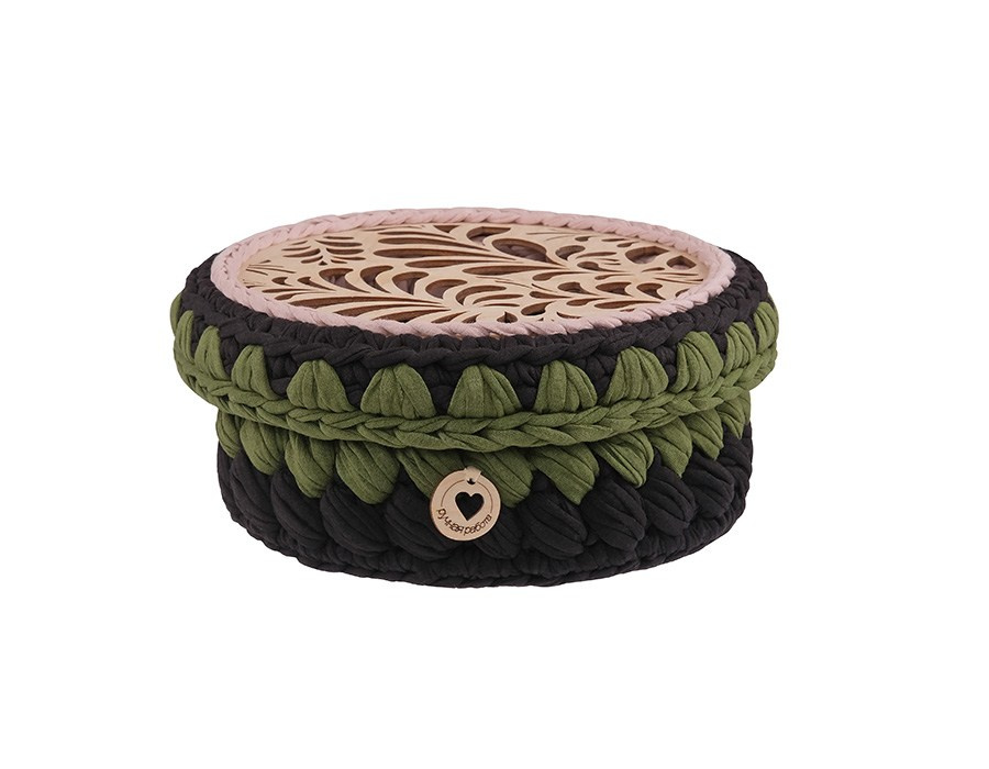 Шкатулка с крышкой вязаная ручной работы