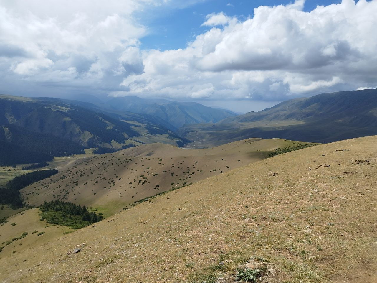 Экскурсия и тур на плато Ассы и водопад Медвежий из Алматы