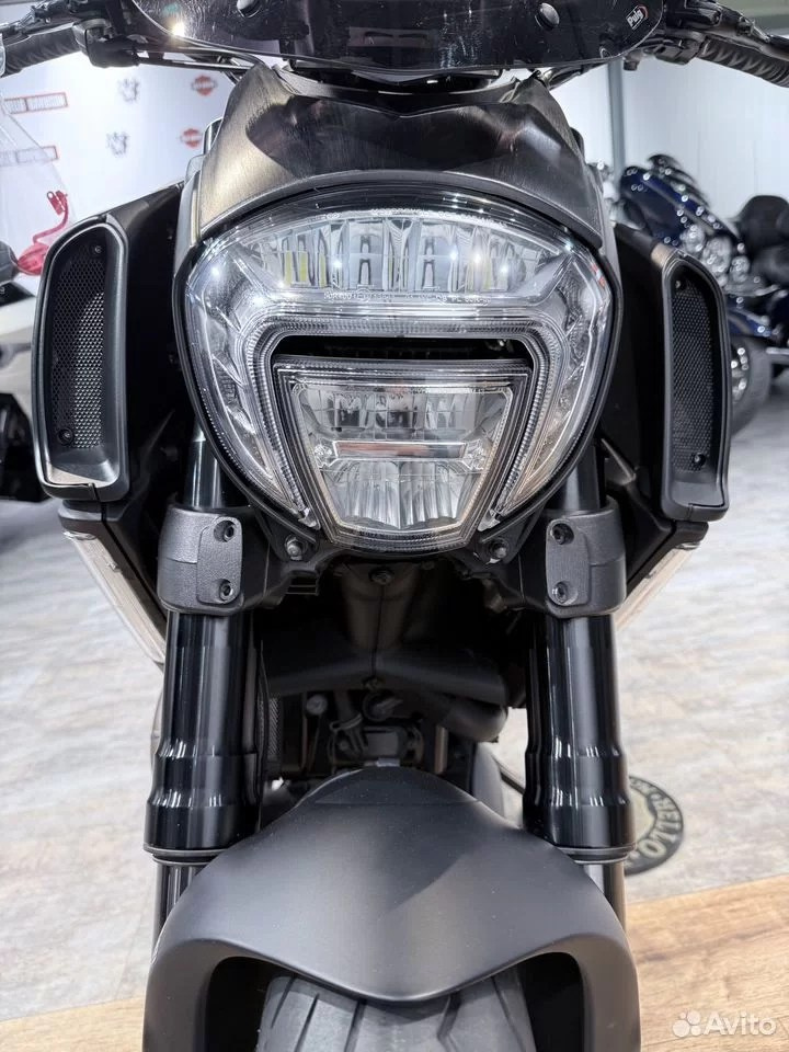 Купить 2015 Ducati Diavel (Dark Stealth) — подробнее на сайте. Hello Davidson, Москва. Только хорошие мотоциклы…