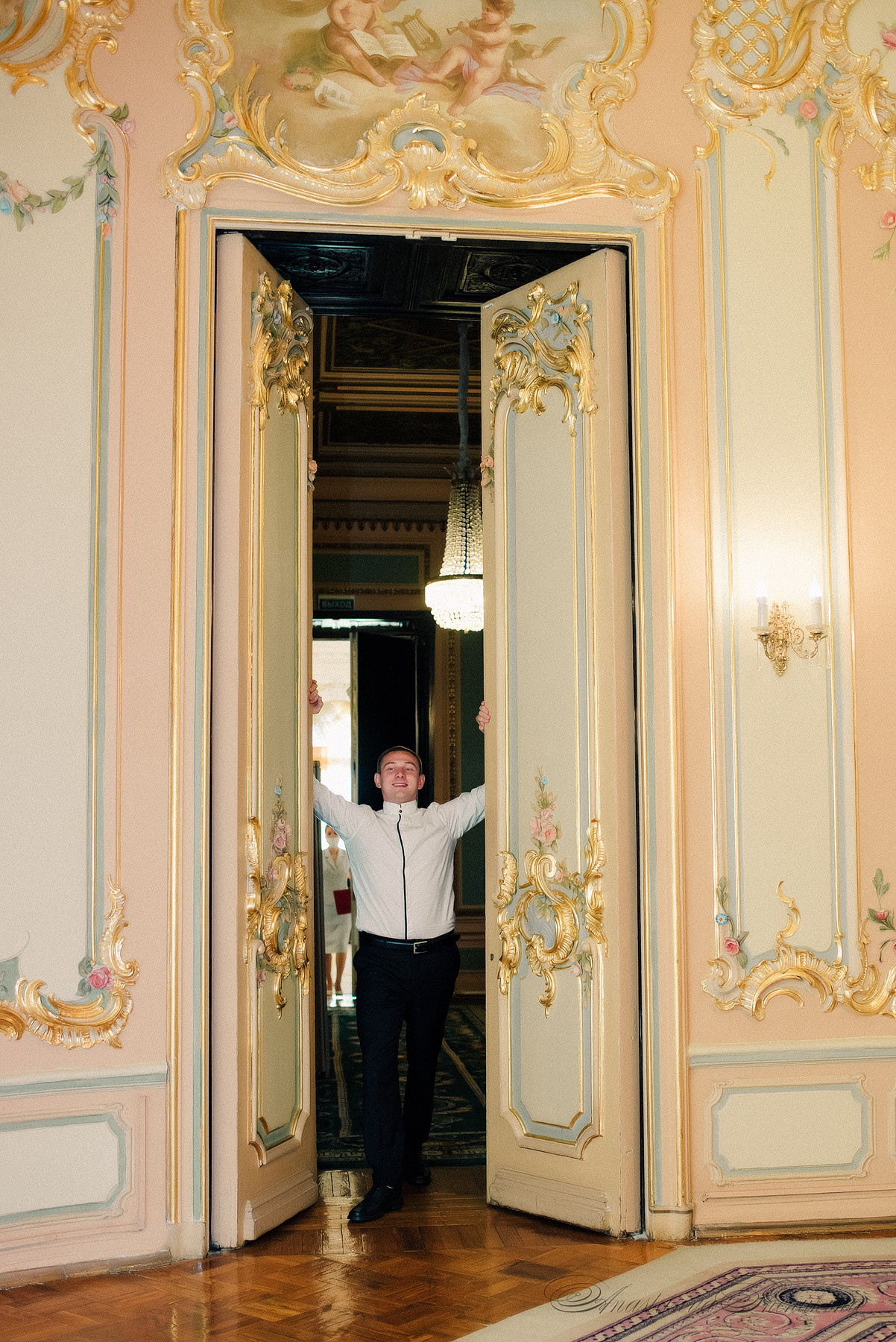 Ангелина и Денис. Дождь и счастье в городе. Семейный и Свадебный фотограф. Санкт-Петербург. Пушкин