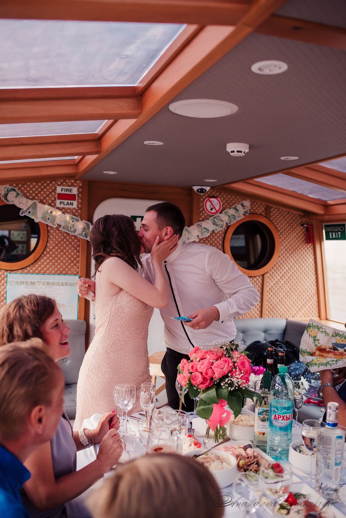 Ангелина и Денис. Дождь и счастье в городе. Семейный и Свадебный фотограф. Санкт-Петербург. Пушкин