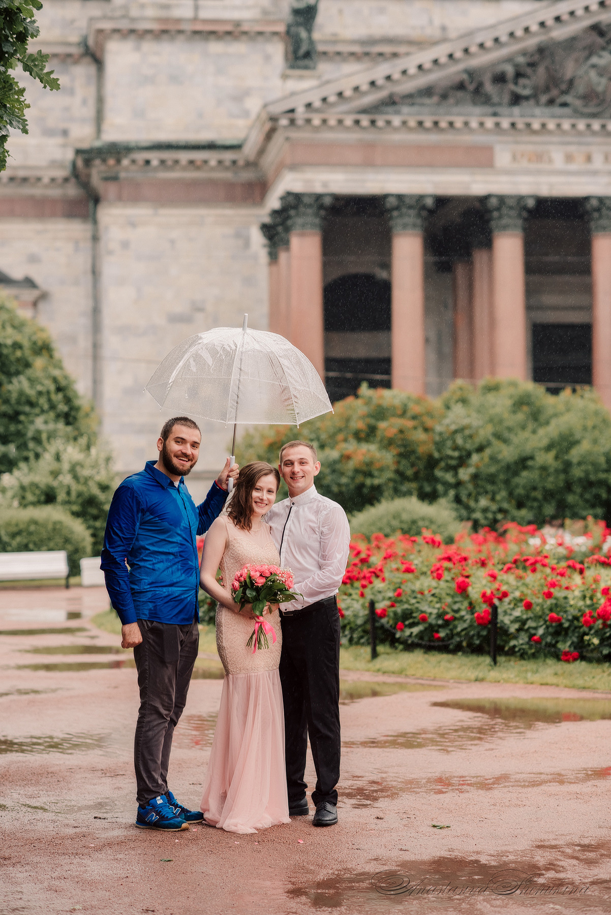 Ангелина и Денис. Дождь и счастье в городе. Семейный и Свадебный фотограф. Санкт-Петербург. Пушкин
