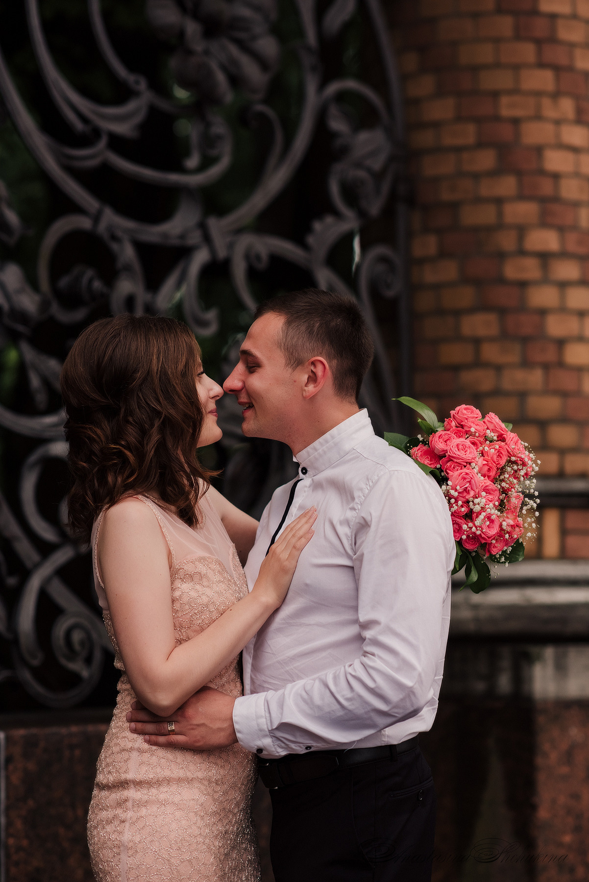 Ангелина и Денис. Дождь и счастье в городе. Семейный и Свадебный фотограф. Санкт-Петербург. Пушкин