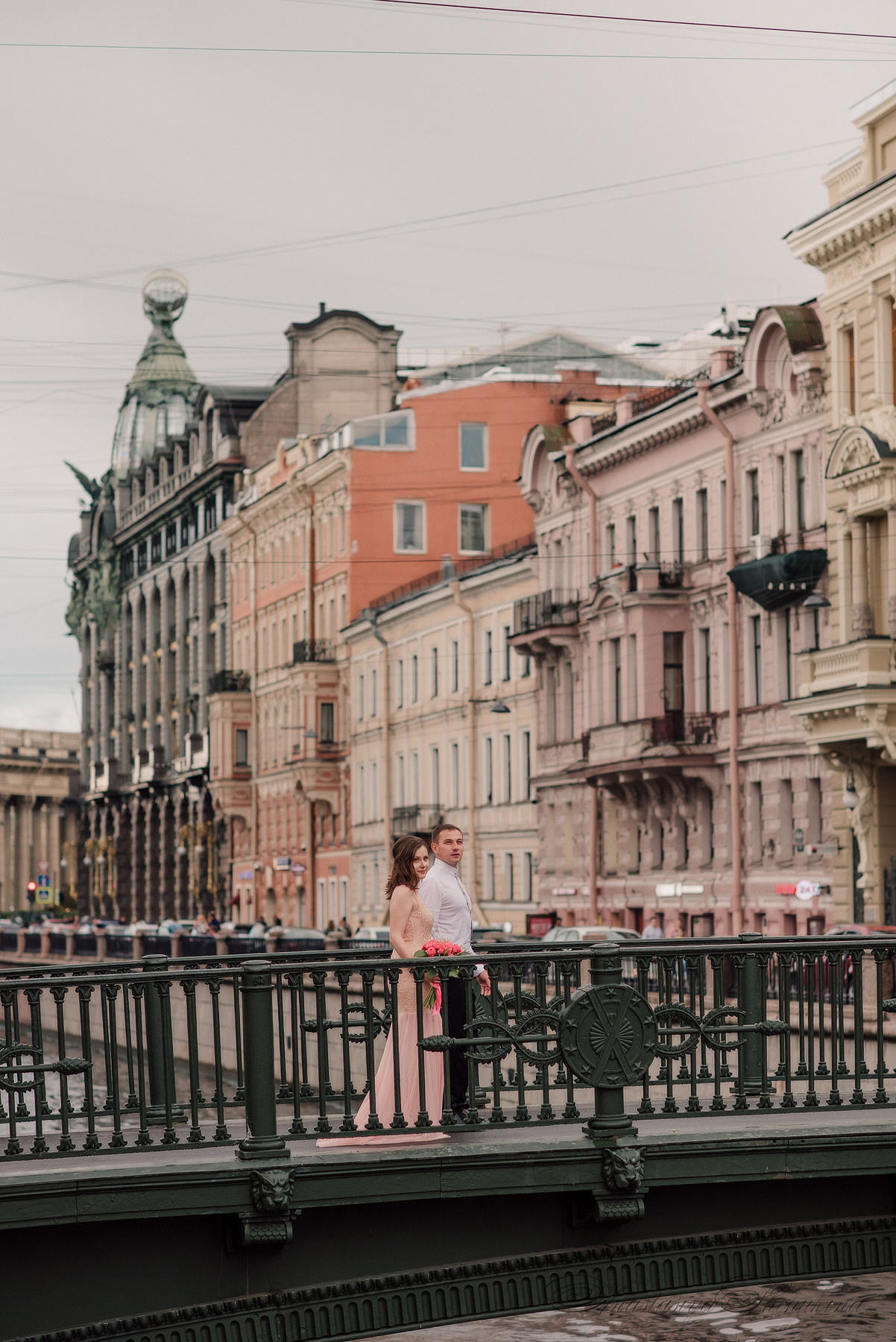 Ангелина и Денис. Дождь и счастье в городе. Семейный и Свадебный фотограф. Санкт-Петербург. Пушкин