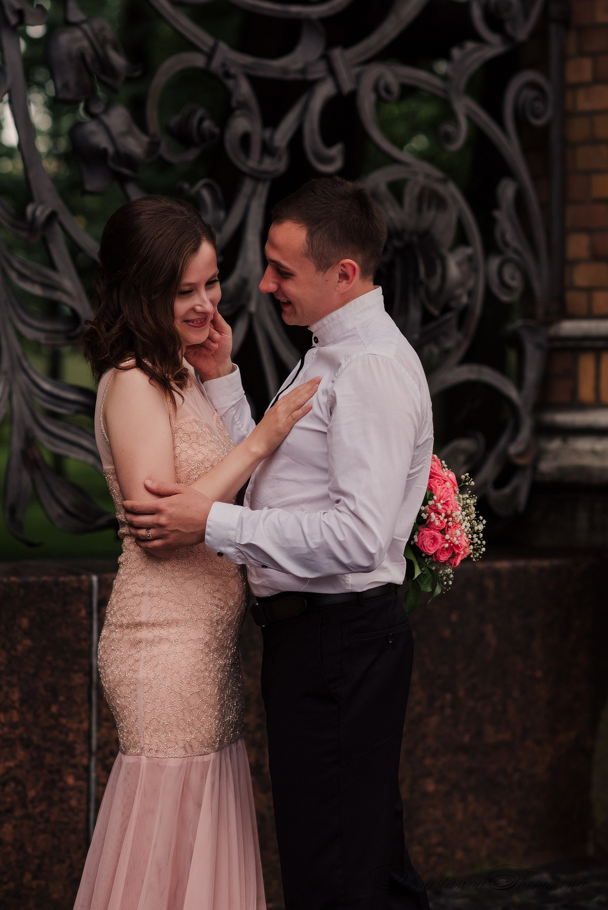 Ангелина и Денис. Дождь и счастье в городе. Семейный и Свадебный фотограф. Санкт-Петербург. Пушкин