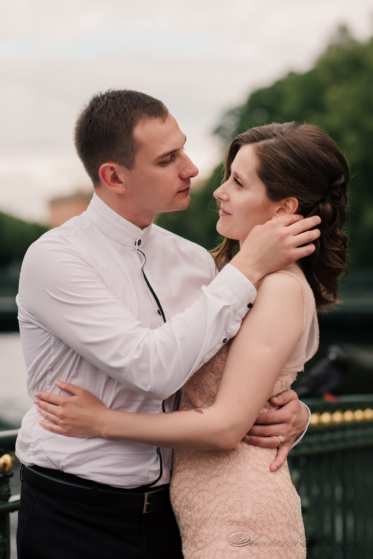 Ангелина и Денис. Дождь и счастье в городе. Семейный и Свадебный фотограф. Санкт-Петербург. Пушкин
