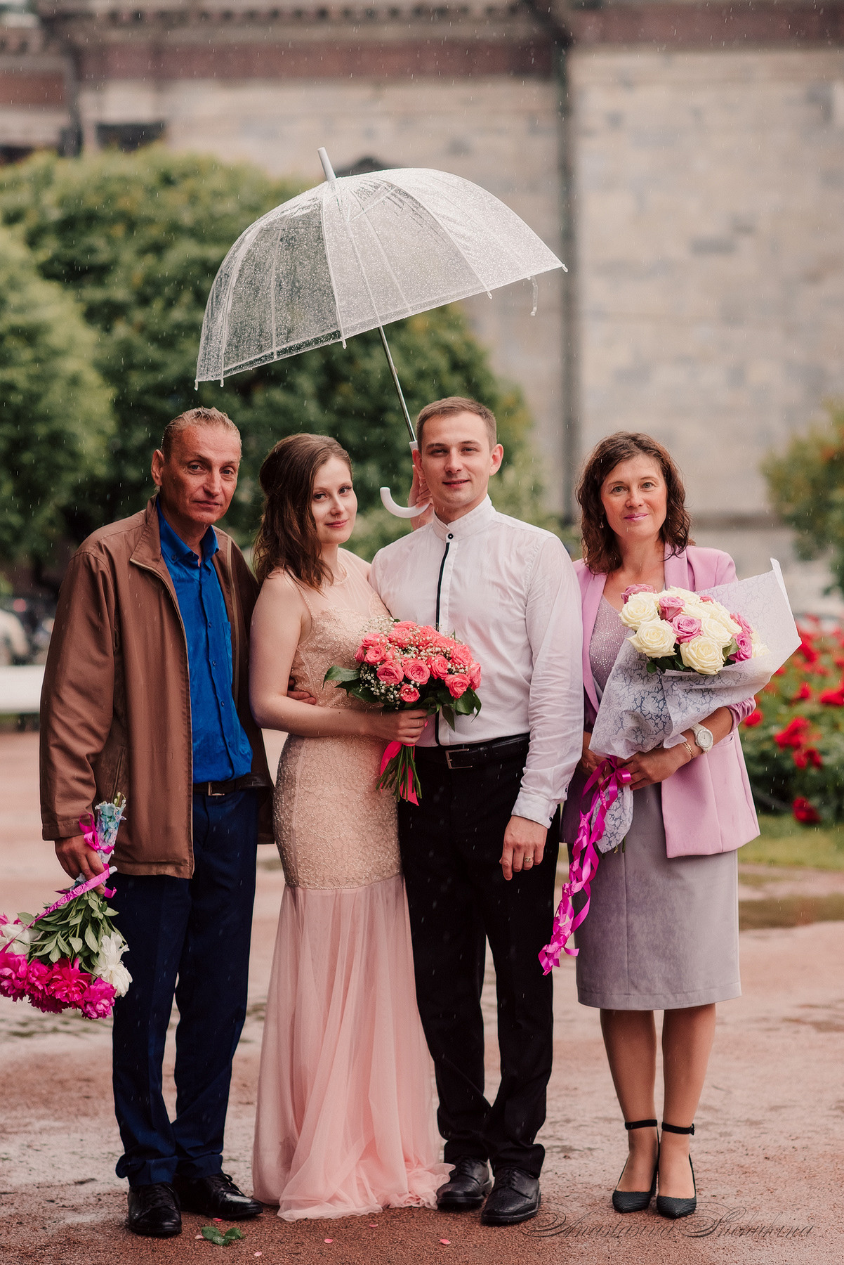 Ангелина и Денис. Дождь и счастье в городе. Семейный и Свадебный фотограф. Санкт-Петербург. Пушкин