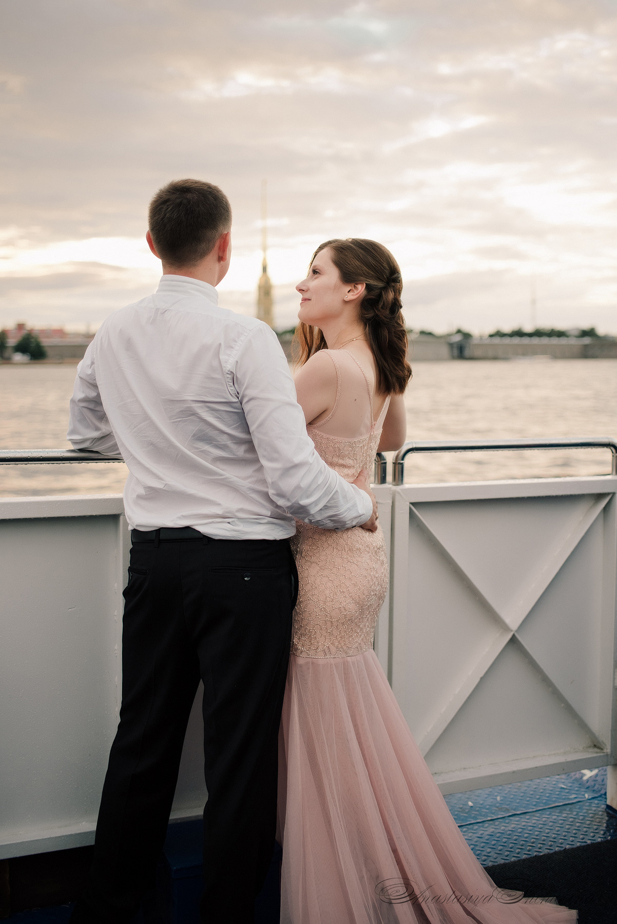 Ангелина и Денис. Дождь и счастье в городе. Семейный и Свадебный фотограф. Санкт-Петербург. Пушкин