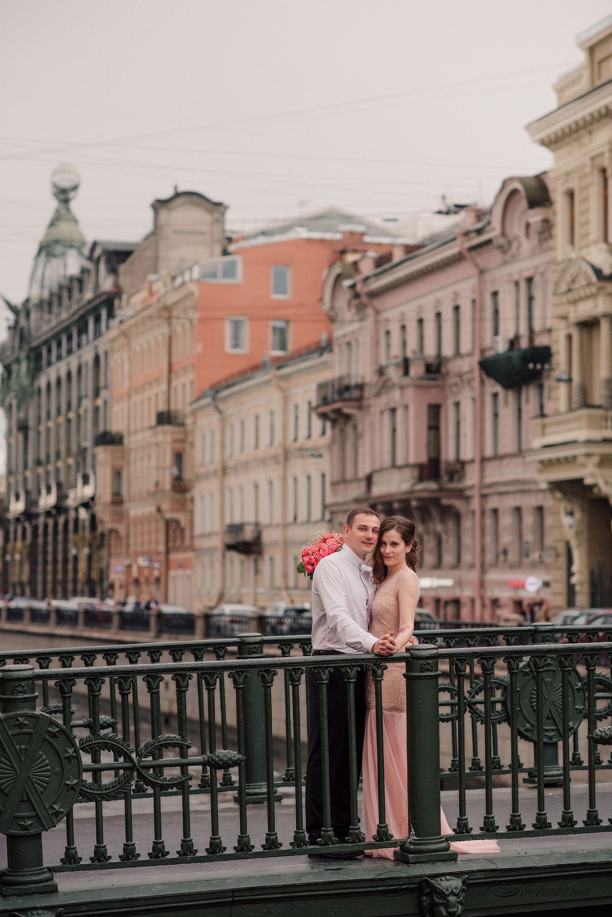 Ангелина и Денис. Дождь и счастье в городе. Семейный и Свадебный фотограф. Санкт-Петербург. Пушкин