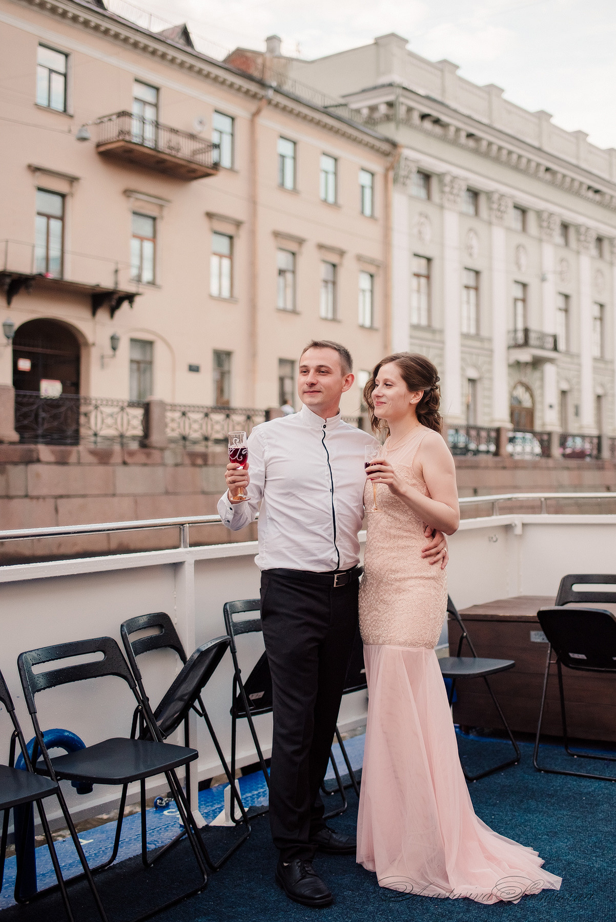 Ангелина и Денис. Дождь и счастье в городе. Семейный и Свадебный фотограф. Санкт-Петербург. Пушкин