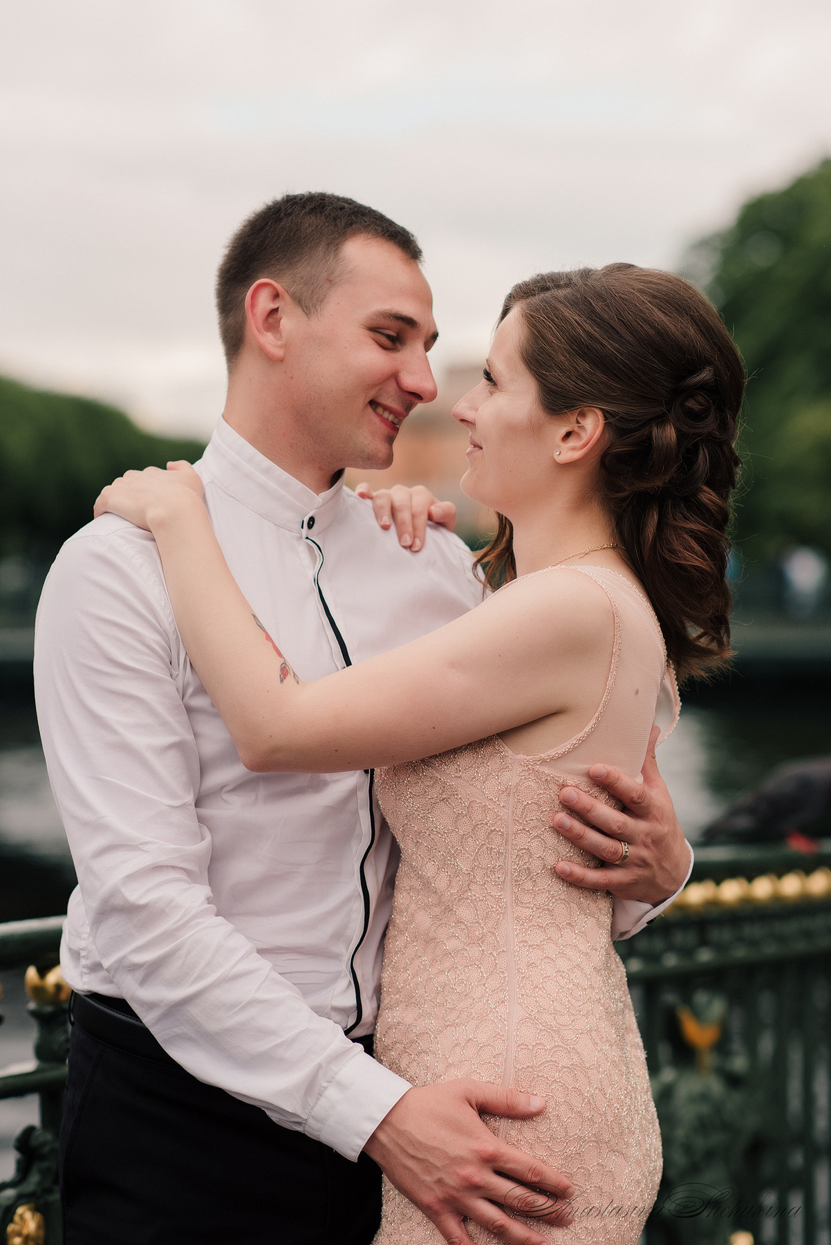 Ангелина и Денис. Дождь и счастье в городе. Семейный и Свадебный фотограф. Санкт-Петербург. Пушкин