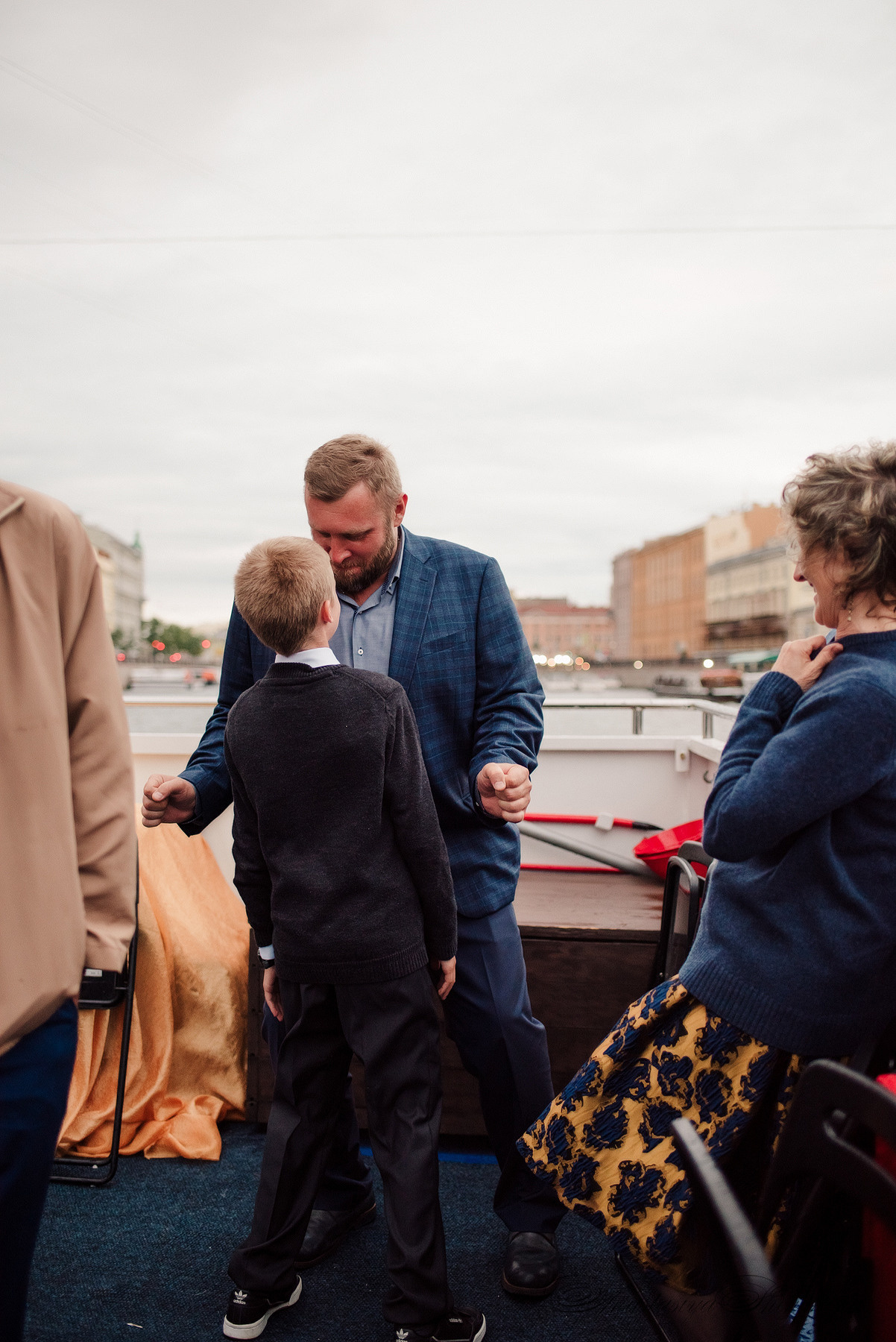 Ангелина и Денис. Дождь и счастье в городе. Семейный и Свадебный фотограф. Санкт-Петербург. Пушкин