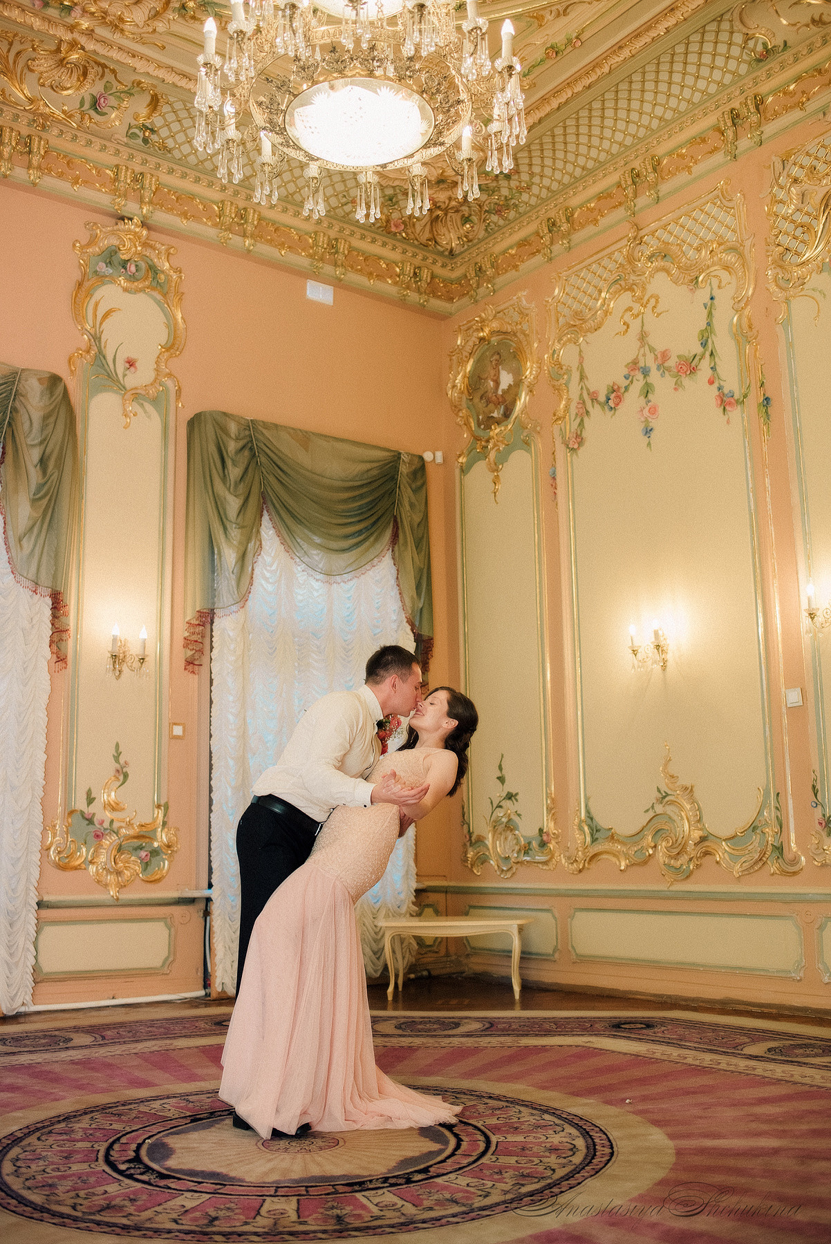 Ангелина и Денис. Дождь и счастье в городе. Семейный и Свадебный фотограф. Санкт-Петербург. Пушкин