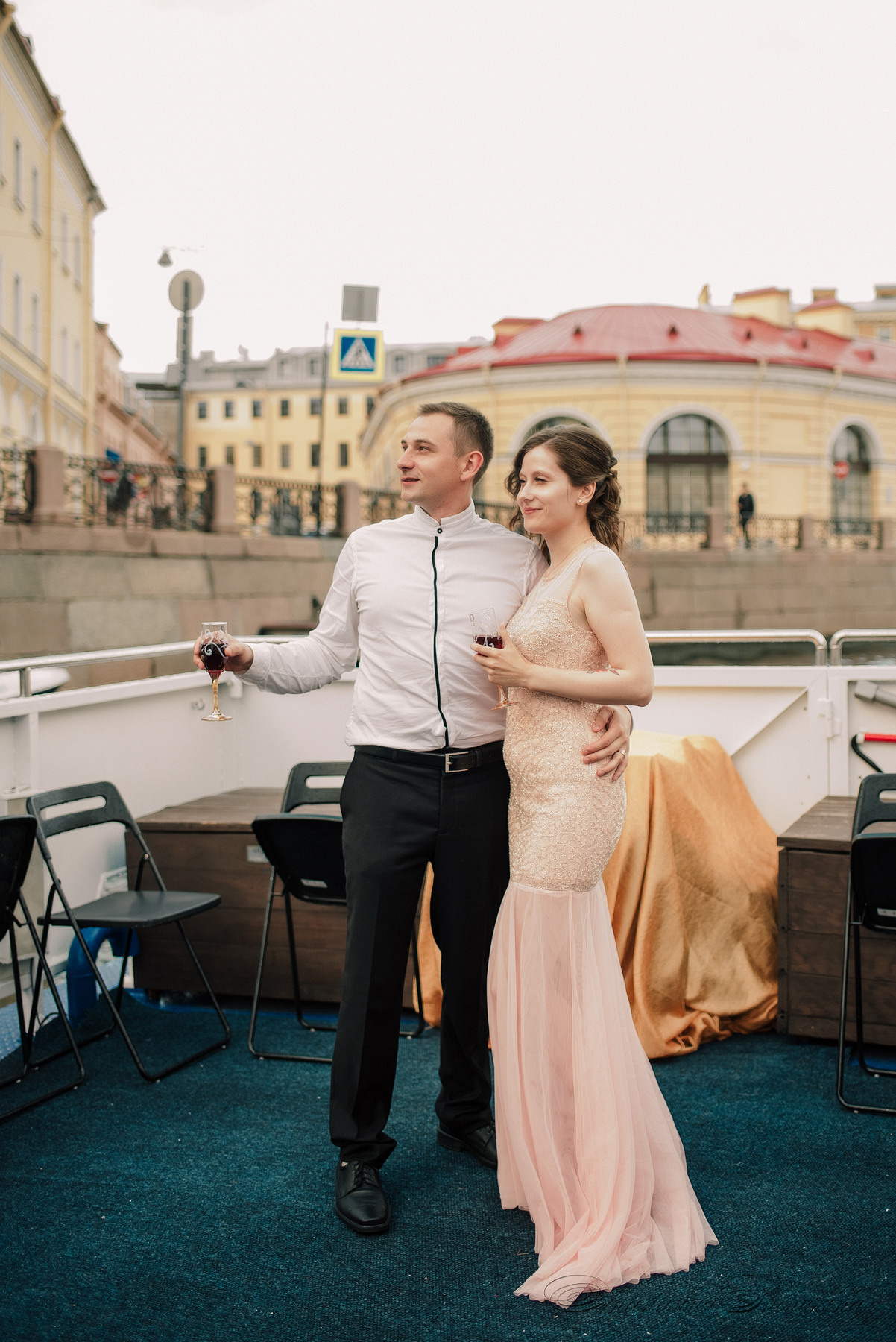 Ангелина и Денис. Дождь и счастье в городе. Семейный и Свадебный фотограф. Санкт-Петербург. Пушкин