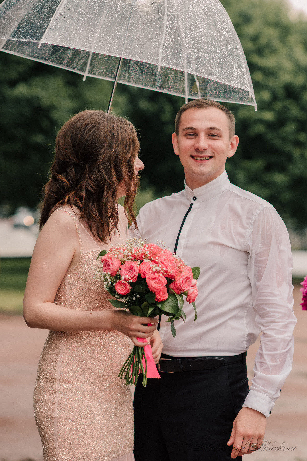 Ангелина и Денис. Дождь и счастье в городе. Семейный и Свадебный фотограф. Санкт-Петербург. Пушкин