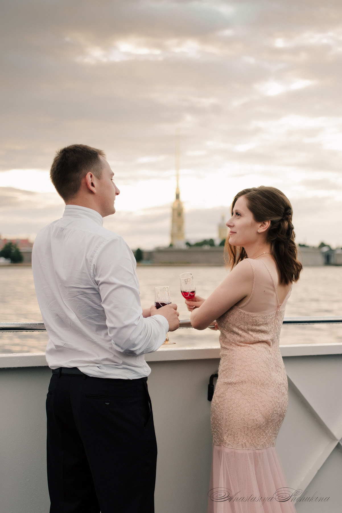 Ангелина и Денис. Дождь и счастье в городе. Семейный и Свадебный фотограф. Санкт-Петербург. Пушкин