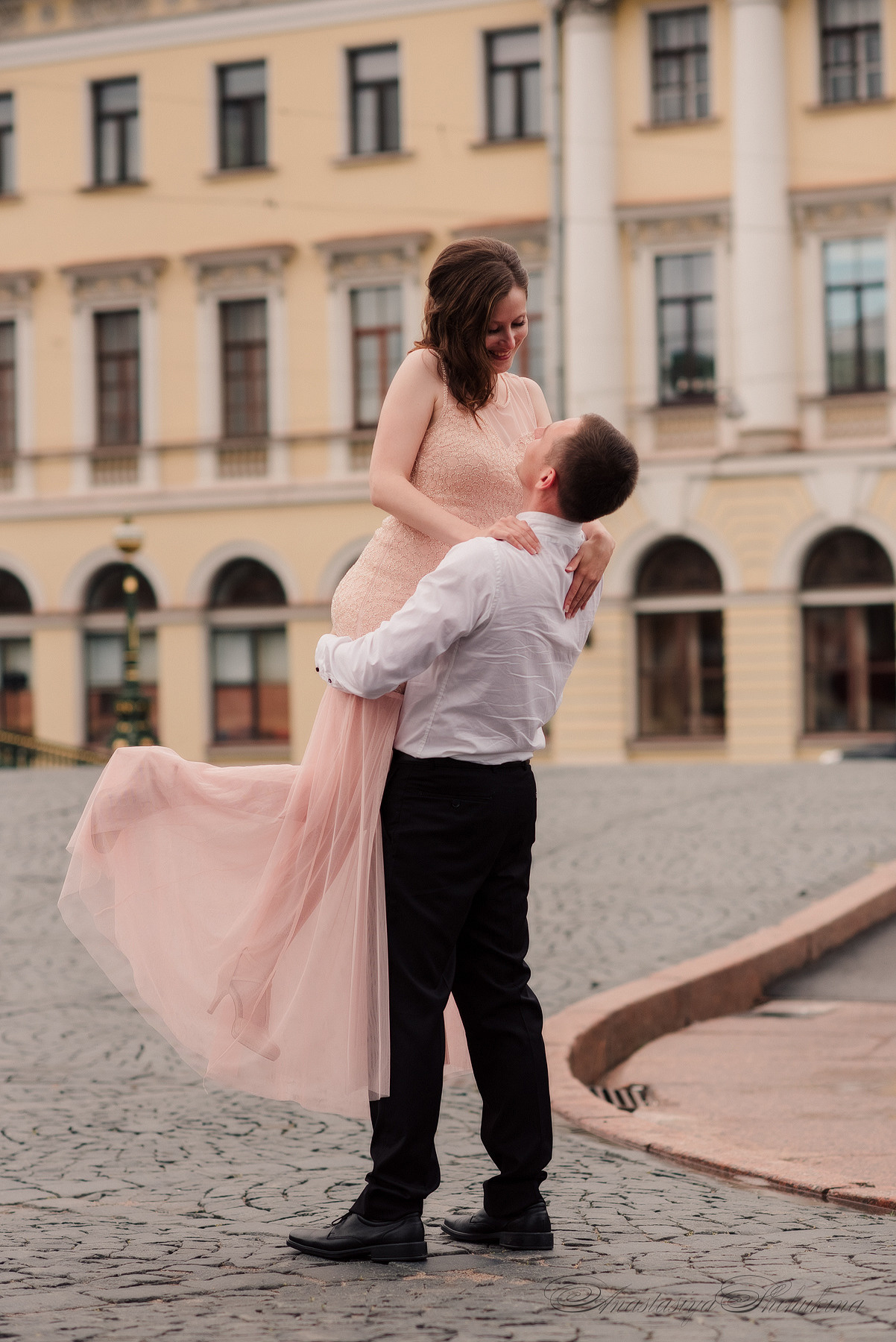 Ангелина и Денис. Дождь и счастье в городе. Семейный и Свадебный фотограф. Санкт-Петербург. Пушкин
