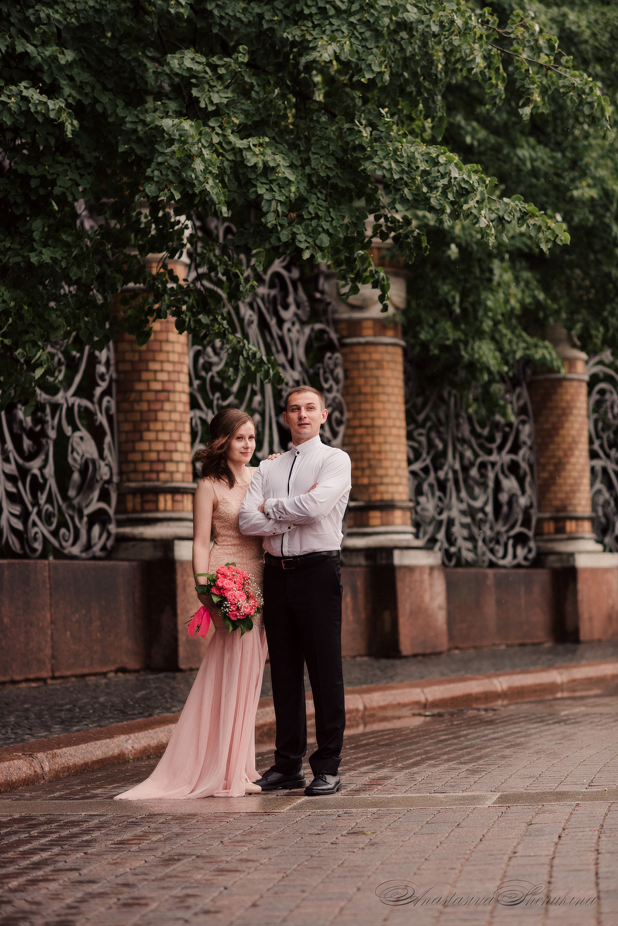 Ангелина и Денис. Дождь и счастье в городе. Семейный и Свадебный фотограф. Санкт-Петербург. Пушкин
