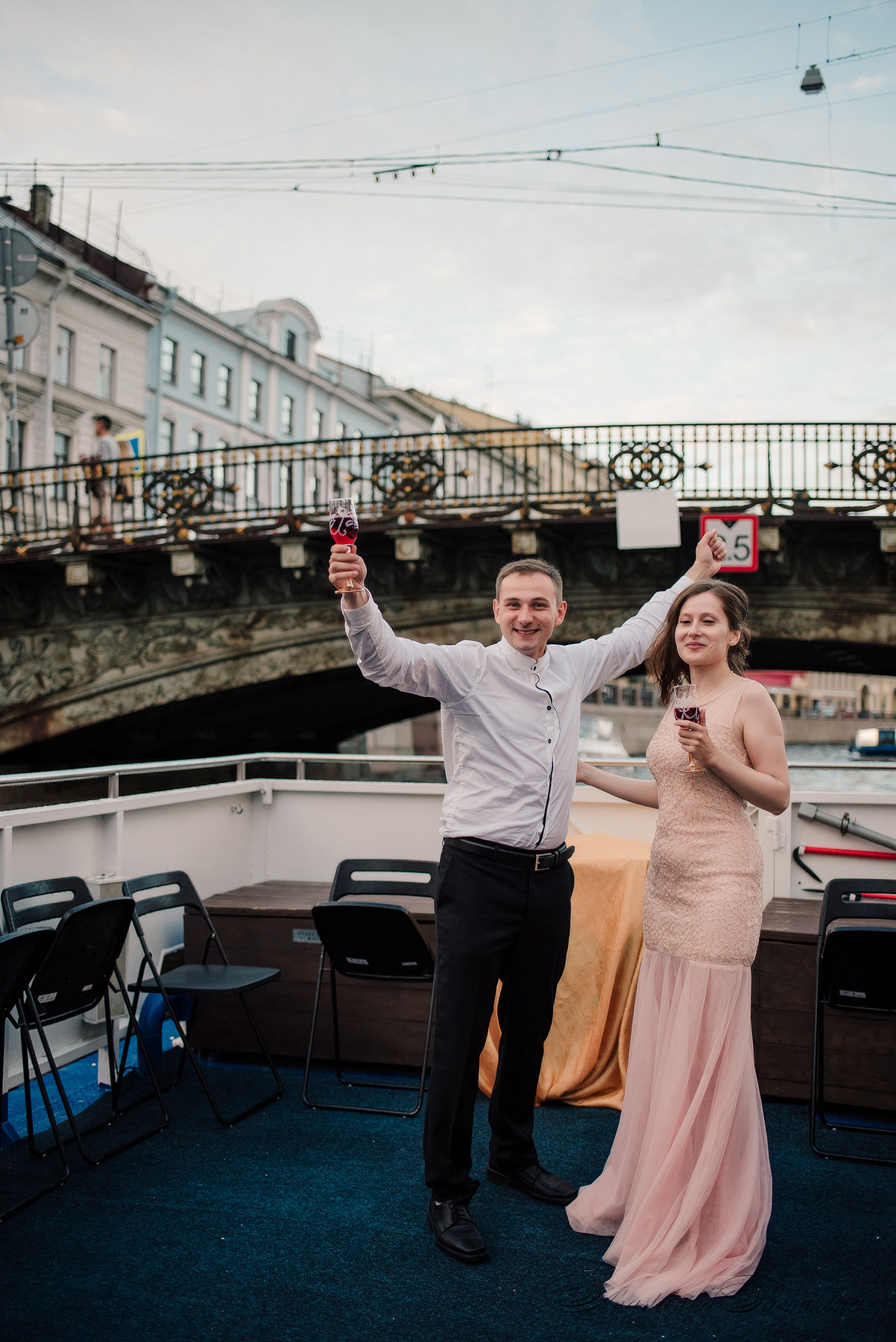 Ангелина и Денис. Дождь и счастье в городе. Семейный и Свадебный фотограф. Санкт-Петербург. Пушкин