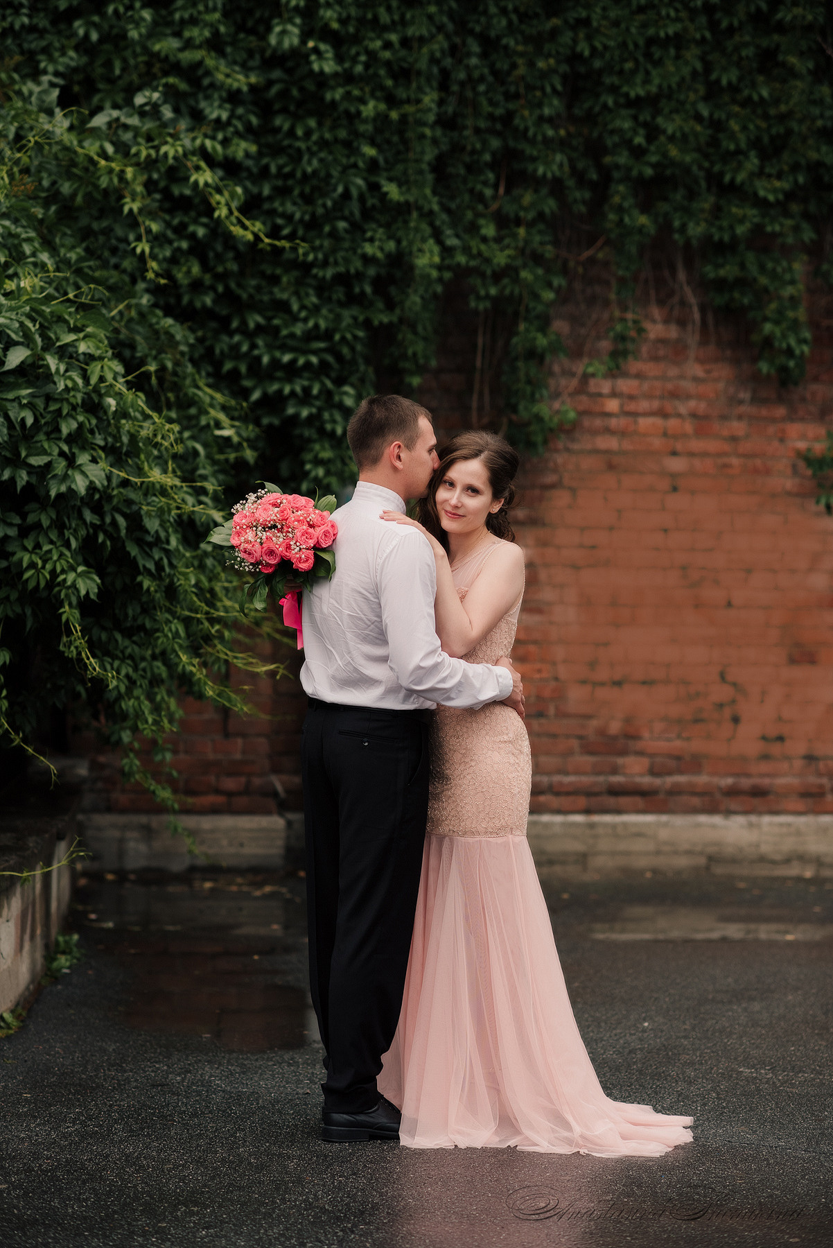 Ангелина и Денис. Дождь и счастье в городе. Семейный и Свадебный фотограф. Санкт-Петербург. Пушкин