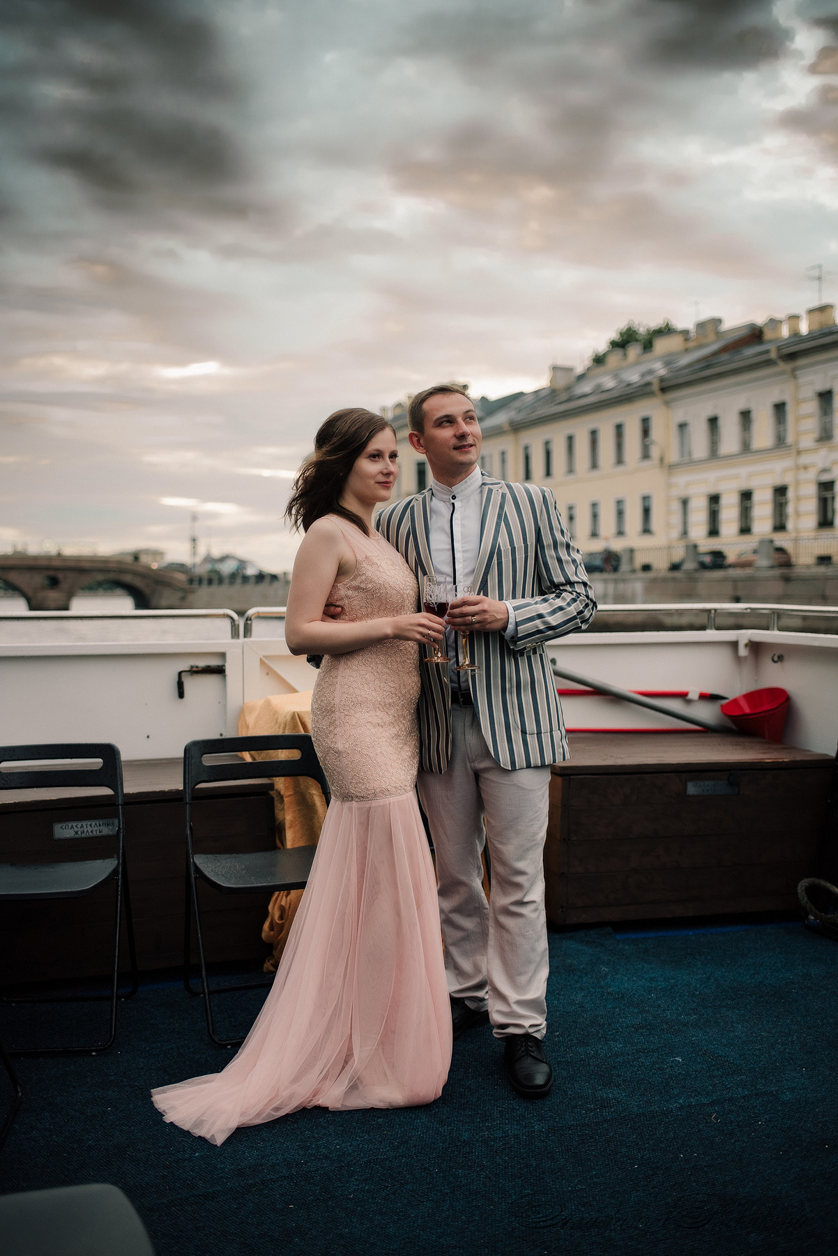 Ангелина и Денис. Дождь и счастье в городе. Семейный и Свадебный фотограф. Санкт-Петербург. Пушкин