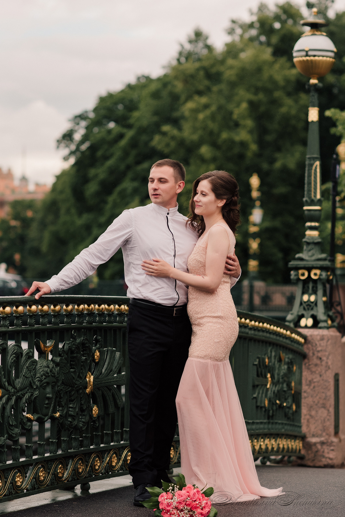 Ангелина и Денис. Дождь и счастье в городе. Семейный и Свадебный фотограф. Санкт-Петербург. Пушкин
