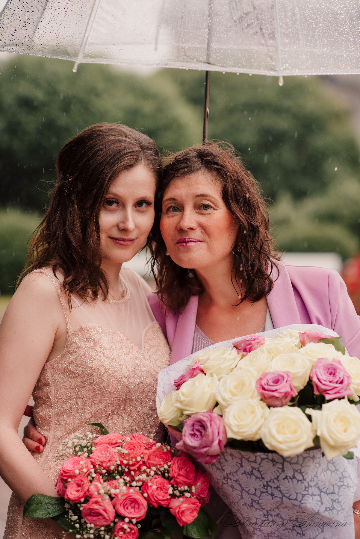 Ангелина и Денис. Дождь и счастье в городе. Семейный и Свадебный фотограф. Санкт-Петербург. Пушкин