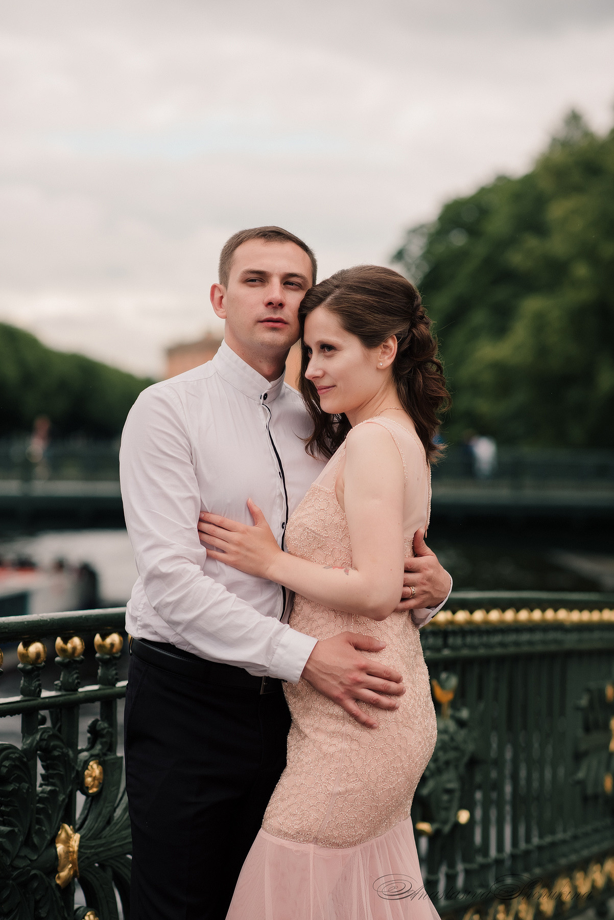 Ангелина и Денис. Дождь и счастье в городе. Семейный и Свадебный фотограф. Санкт-Петербург. Пушкин