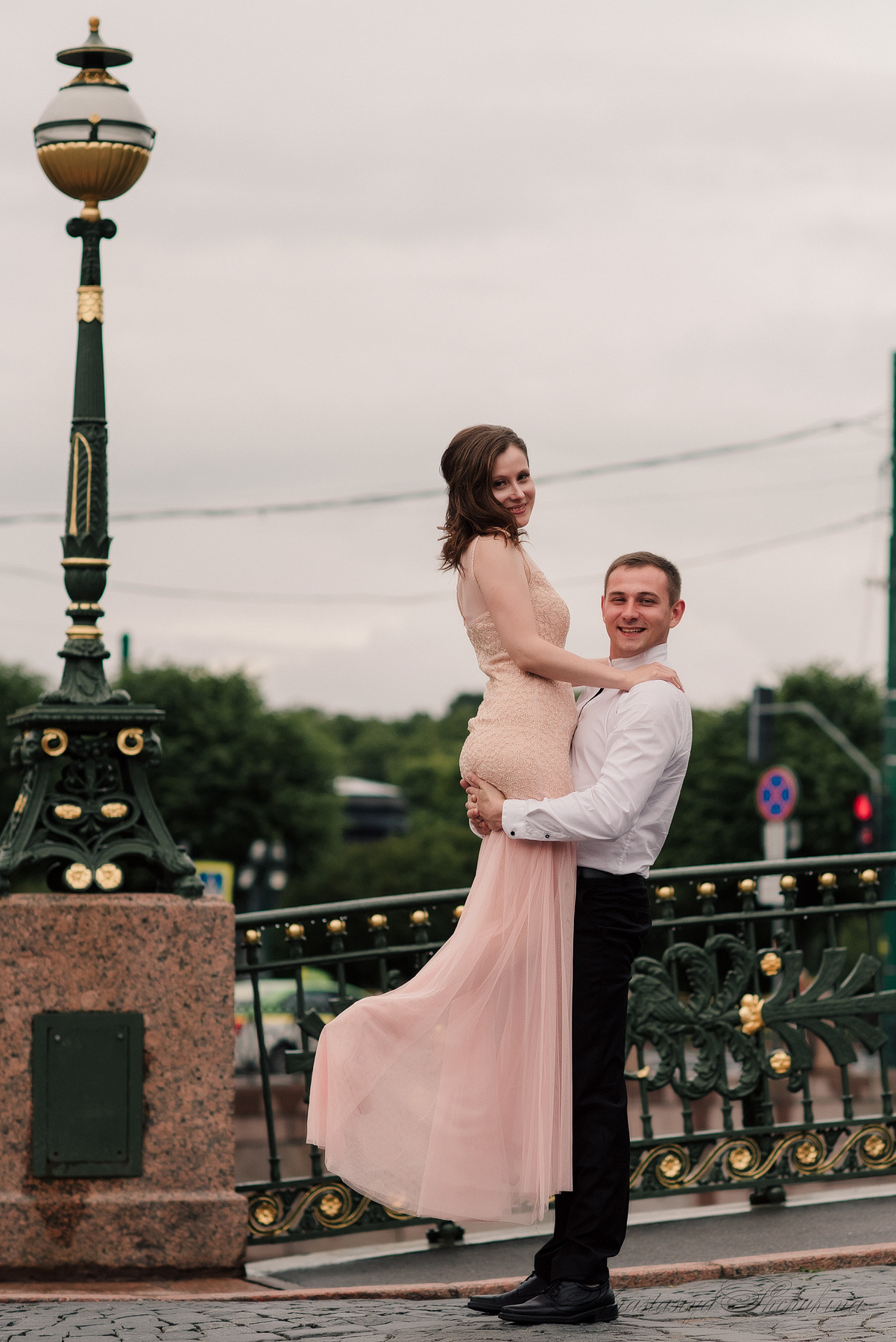 Ангелина и Денис. Дождь и счастье в городе. Семейный и Свадебный фотограф. Санкт-Петербург. Пушкин