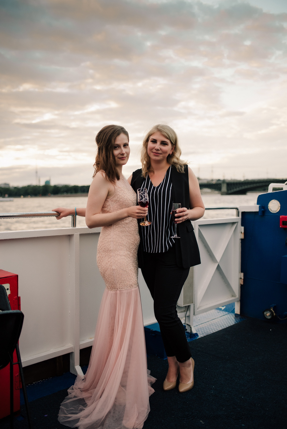 Ангелина и Денис. Дождь и счастье в городе. Семейный и Свадебный фотограф. Санкт-Петербург. Пушкин