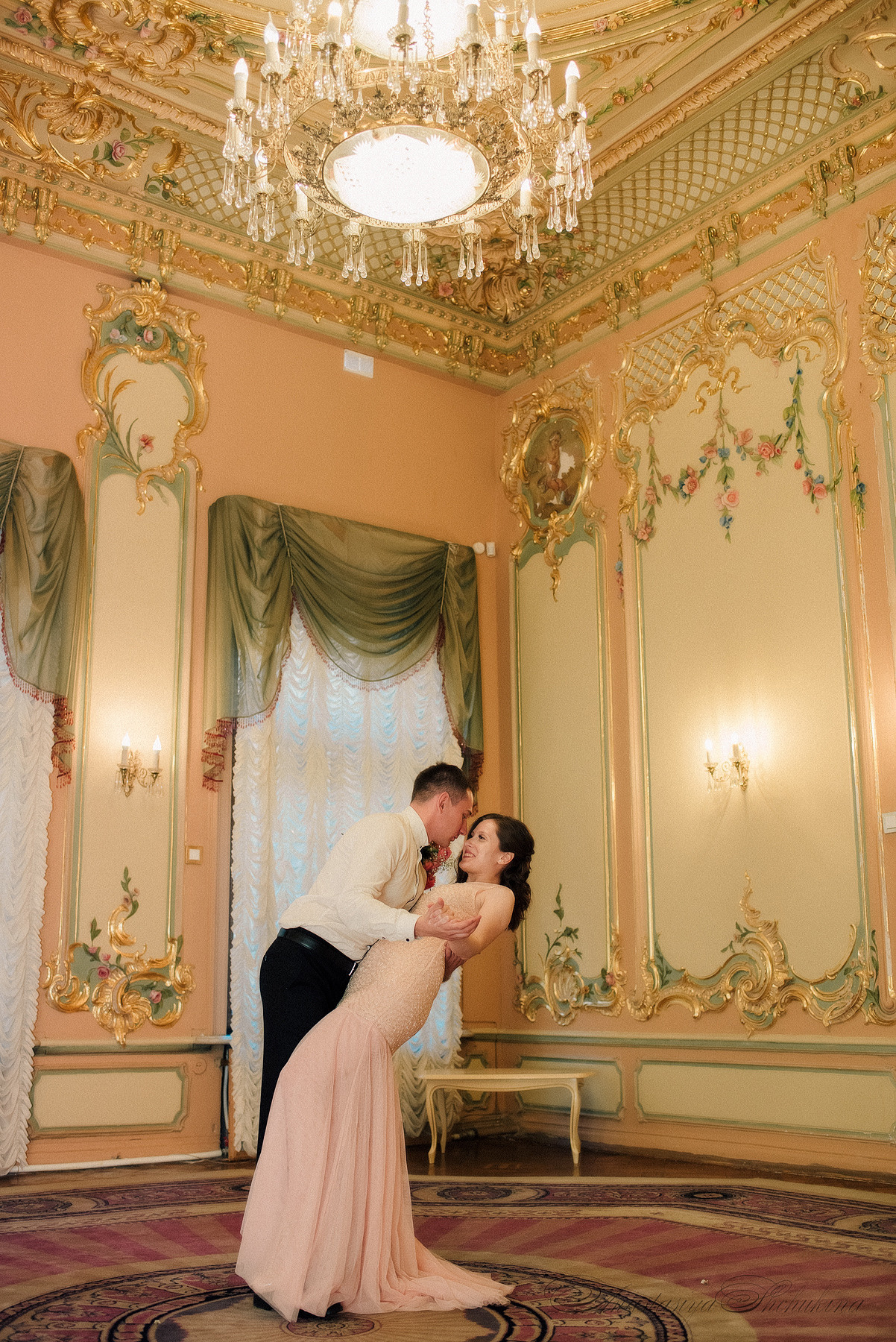 Ангелина и Денис. Дождь и счастье в городе. Семейный и Свадебный фотограф. Санкт-Петербург. Пушкин