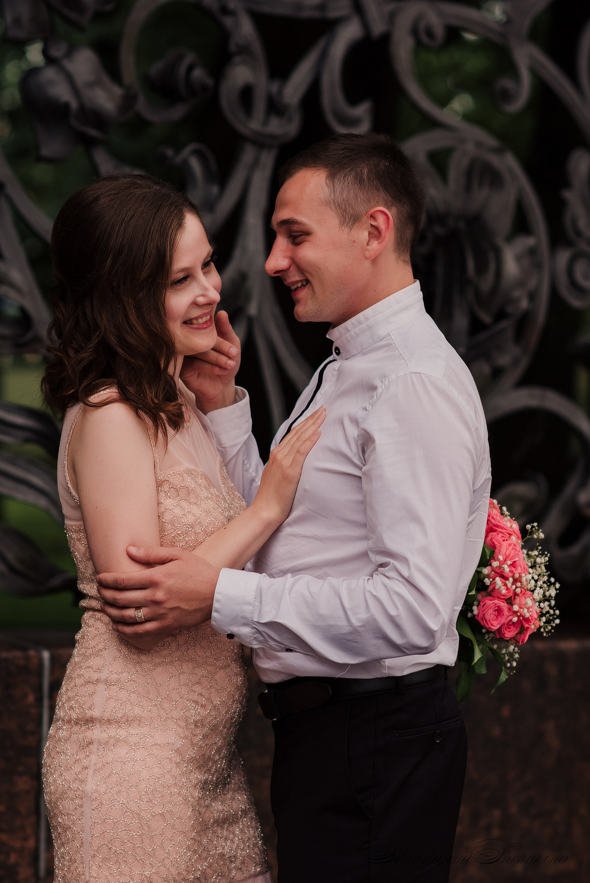 Ангелина и Денис. Дождь и счастье в городе. Семейный и Свадебный фотограф. Санкт-Петербург. Пушкин