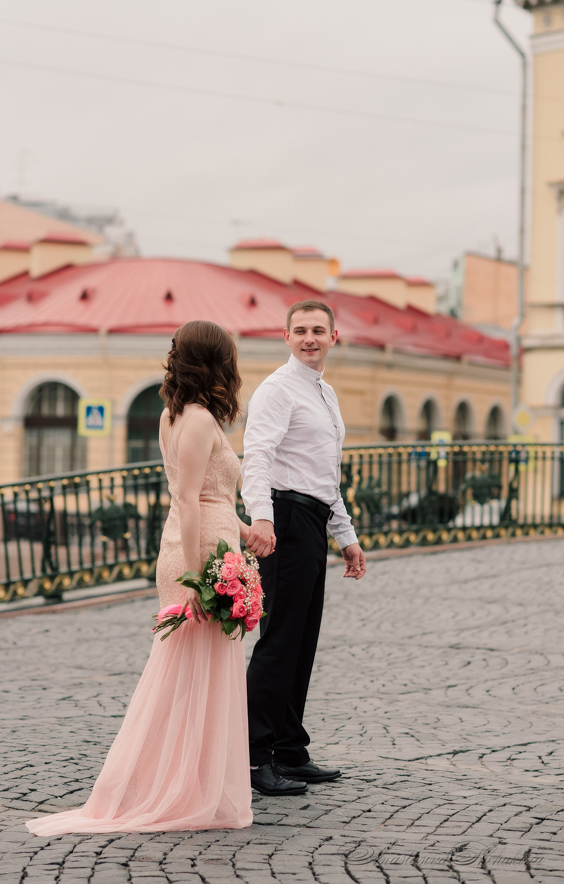 Ангелина и Денис. Дождь и счастье в городе. Семейный и Свадебный фотограф. Санкт-Петербург. Пушкин