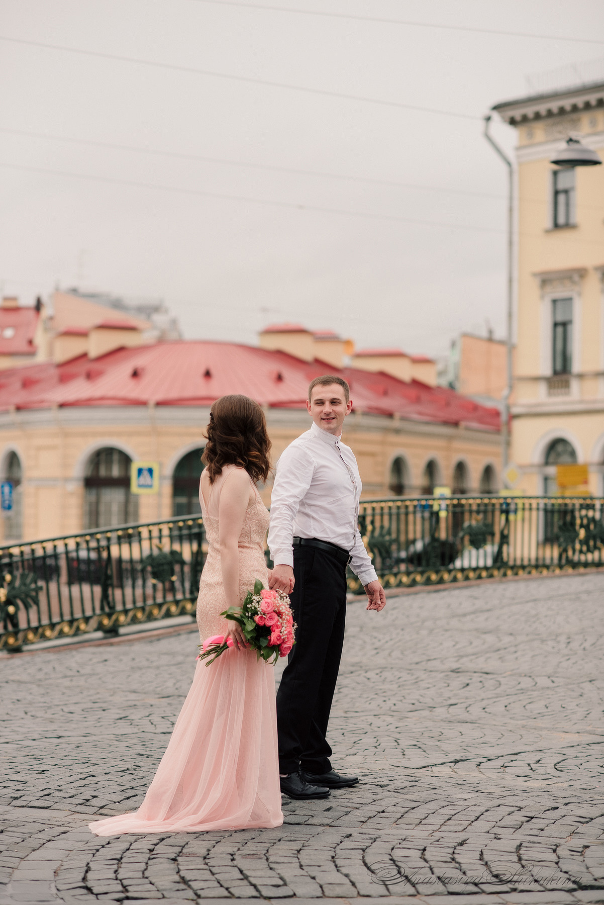 Ангелина и Денис. Дождь и счастье в городе. Семейный и Свадебный фотограф. Санкт-Петербург. Пушкин