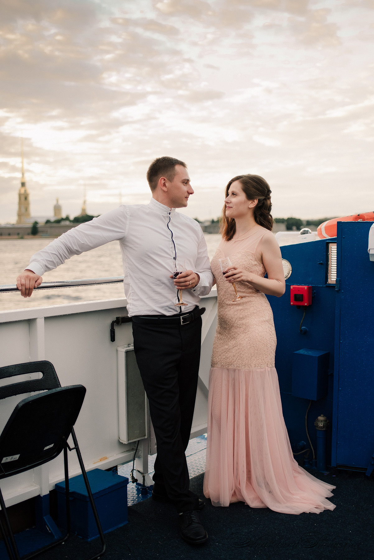 Ангелина и Денис. Дождь и счастье в городе. Семейный и Свадебный фотограф. Санкт-Петербург. Пушкин