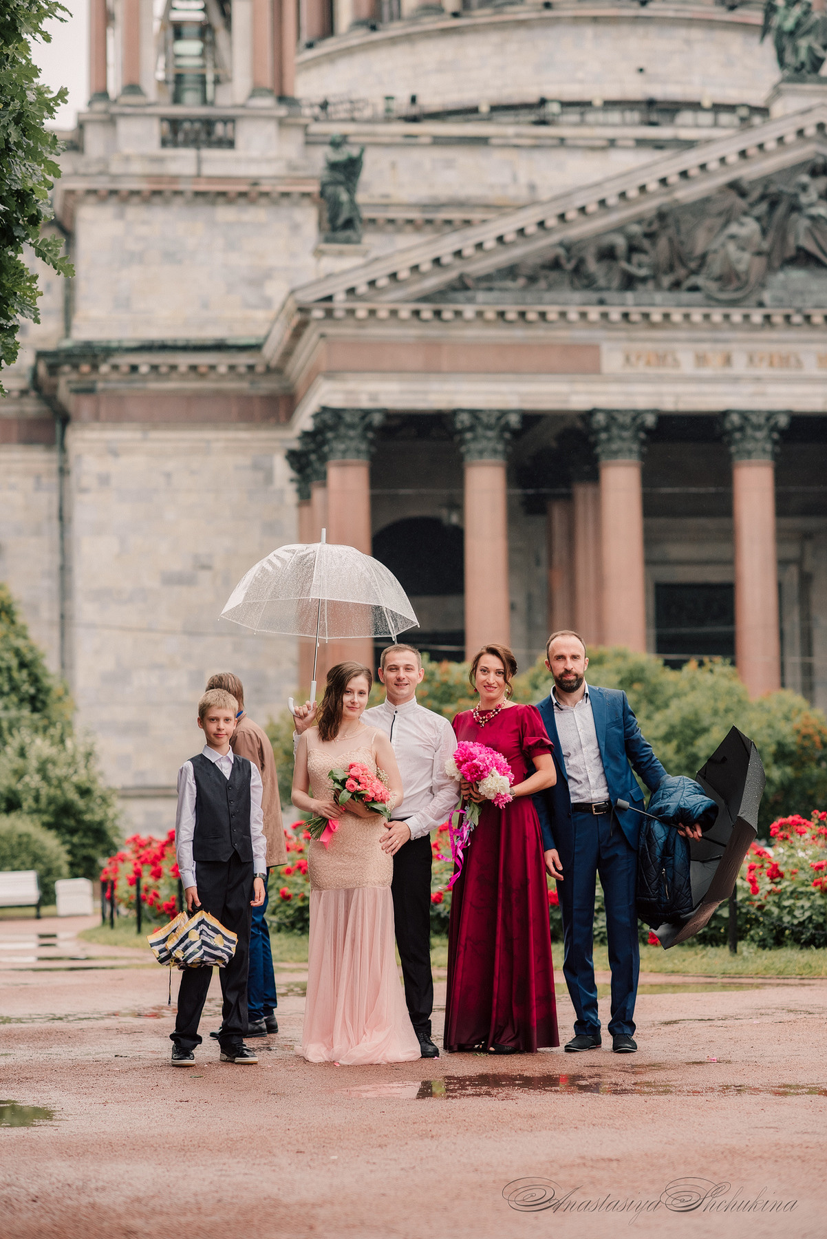 Ангелина и Денис. Дождь и счастье в городе. Семейный и Свадебный фотограф. Санкт-Петербург. Пушкин