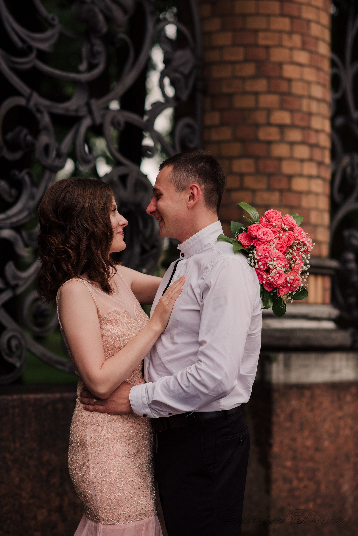 Ангелина и Денис. Дождь и счастье в городе. Семейный и Свадебный фотограф. Санкт-Петербург. Пушкин